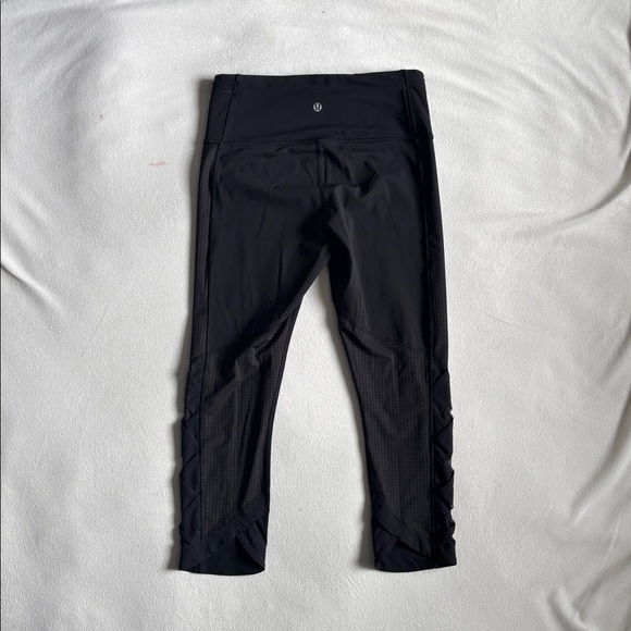 Lululemon Crop - Picture 5 of 8